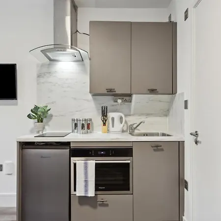 Sutherland Apartment *