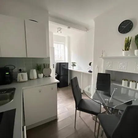 Stylish 2br Retreat In King's Cross, * London