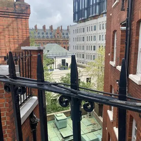 Stylish 2br Retreat In King's Cross, London