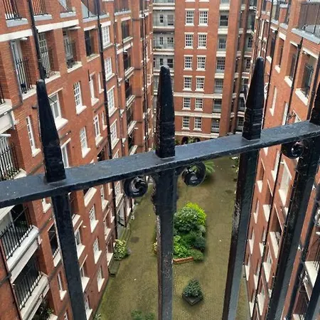 Stylish 2br Retreat In King's Cross, *