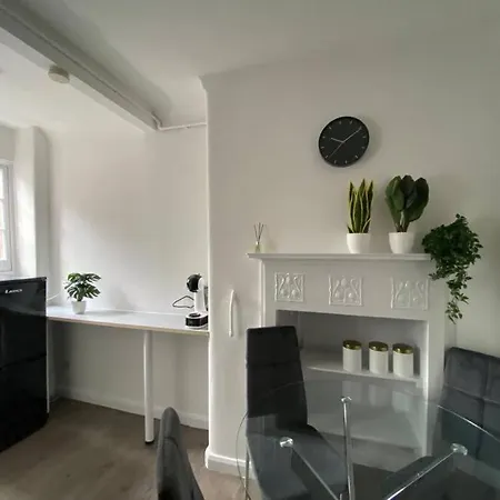 Stylish 2br Retreat In King's Cross, * London