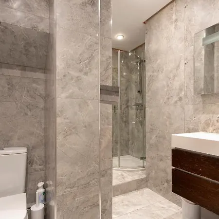 The Pad At Sloane Square Apartment *