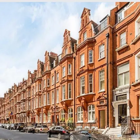 The Pad At Sloane Square Apartment