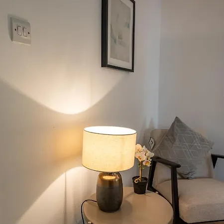 4 Bedrooms Peaceful Abbey Rd - St Johns Wood Apartment *