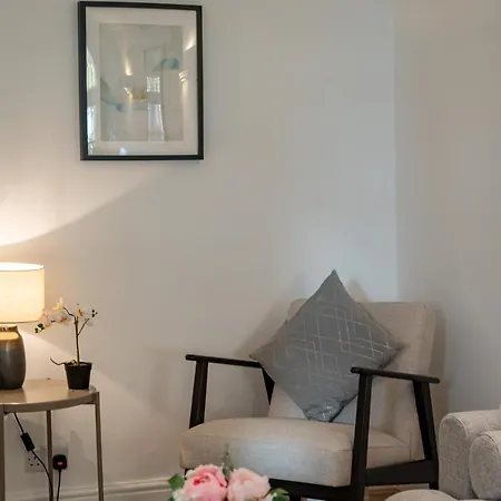 4 Bedrooms Peaceful Abbey Rd - St Johns Wood Apartment *