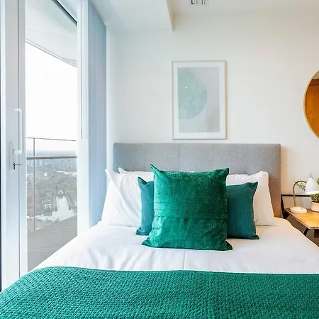Panoramic Balcony Luxury Apartment *