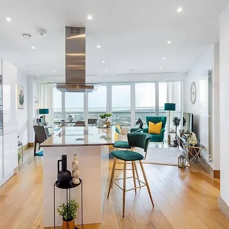 Apartment Panoramic Balcony Luxury London