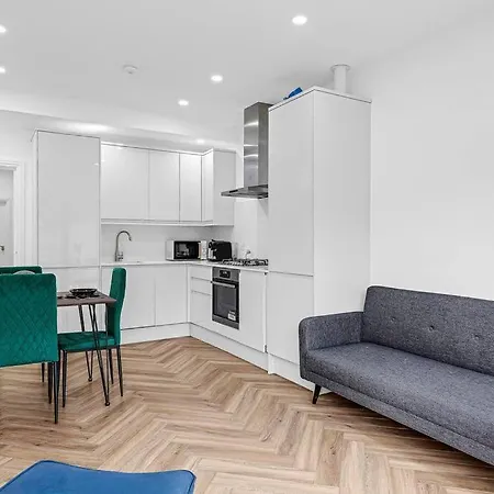 West Garden Luxury Near Elizabeth Line *