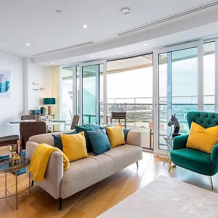 Panoramic Balcony Luxury London
