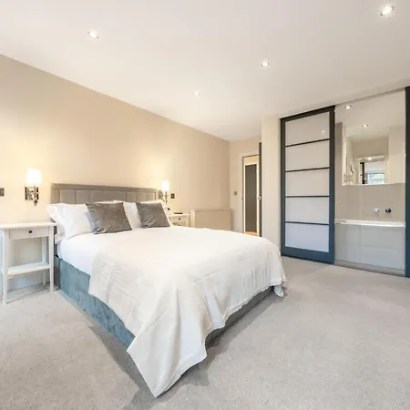 Candler Mews - Apartment Twickenham
