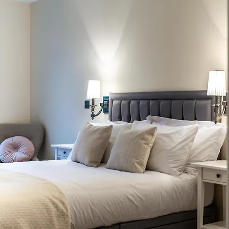 Candler Mews - Apartment Twickenham