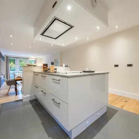 Candler Mews - Apartment