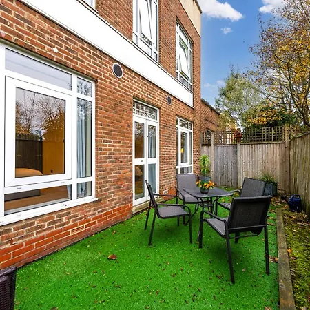 Candler Mews - Twickenham
