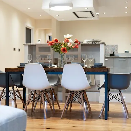 Candler Mews - *