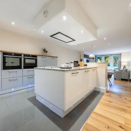 Candler Mews - Twickenham