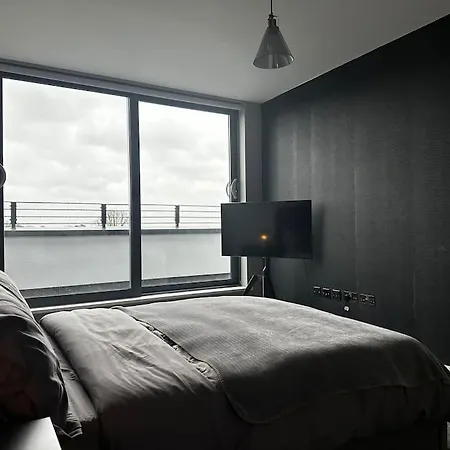 Apartment Luxury Penthouse Uxbridge