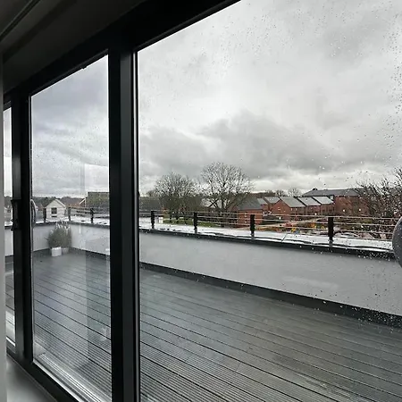 Luxury Penthouse * Uxbridge