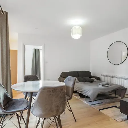 Prime Location Flats London
