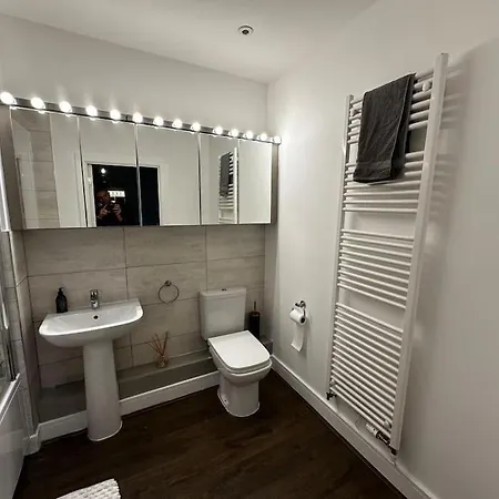 Luxury Penthouse * Uxbridge