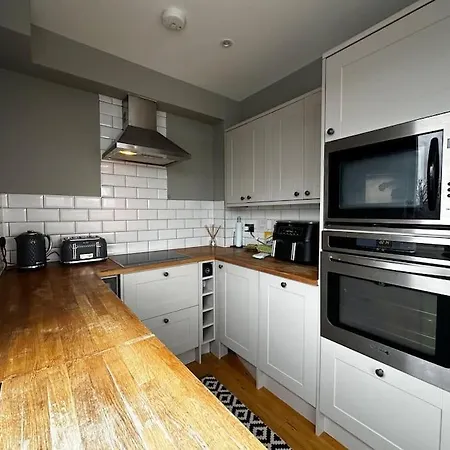 Luxury Penthouse Uxbridge