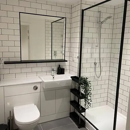 Apartment Brand New 1 Bedroom *