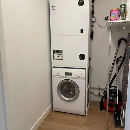 Brand New 1 Bedroom Apartment *