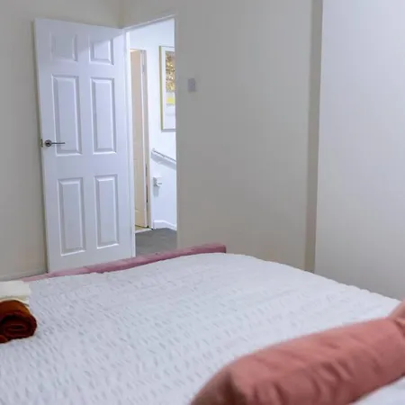 Apartment Beautiful 3 Bed House Next To Westfield *