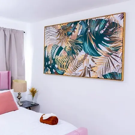Beautiful 3 Bed House Next To Westfield * London