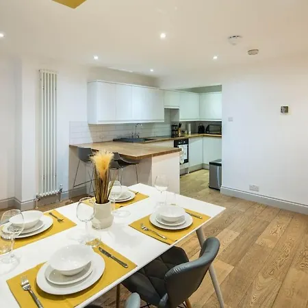 Apartment Superb Retreat Central Next Tube