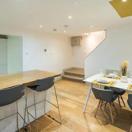 Superb Retreat Central Next Tube London