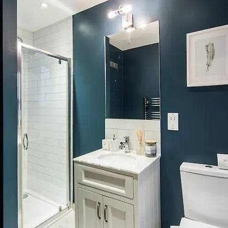 Apartment Superb Retreat Central Next Tube *
