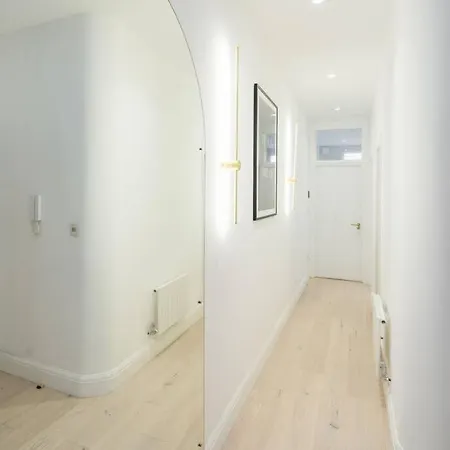 Elegant 2 Bedroom In Fulham Apartment London