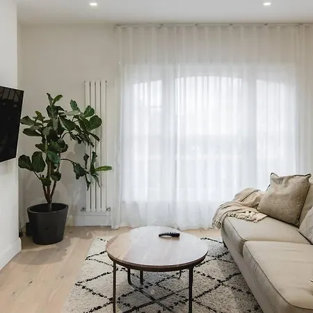 Elegant 2 Bedroom In Fulham Apartment