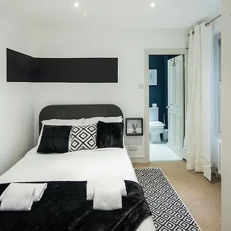 Apartment Superb Retreat Central Next Tube