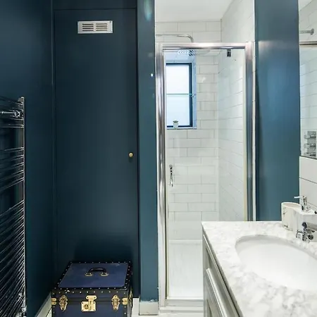 Superb Retreat Central Next Tube London