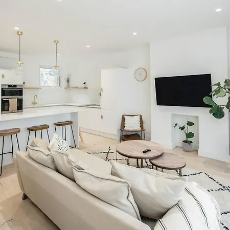 Elegant 2 Bedroom In Fulham Apartment *