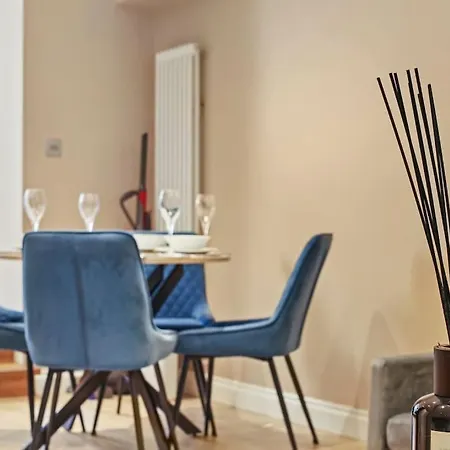 Stylish In Euston And Near Camden With Private Roof Terrace