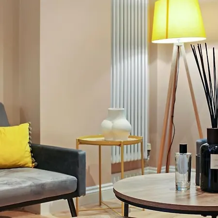 Stylish In Euston And Near Camden With Private Roof Terrace