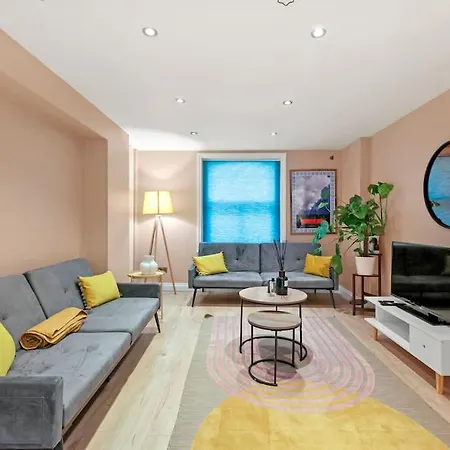 Apartment Stylish In Euston And Near Camden With Private Roof Terrace London