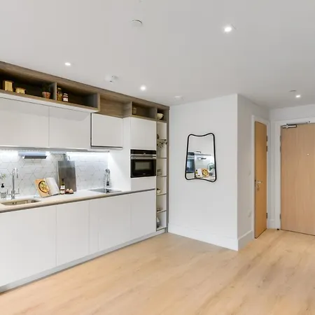 Apartment Stunning 1 Bed Studio Flat With Free Parking And Free Wifi In Capella Court *