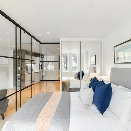 Stunning 1 Bed Studio Flat With Free Parking And Free Wifi In Capella Court