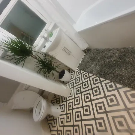 Mitcham Lane Place Apartment *
