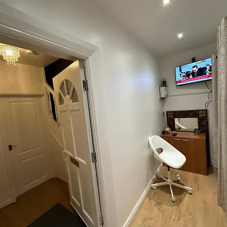 Double With Free Wifi Keedonwood Road Guest house Bromley