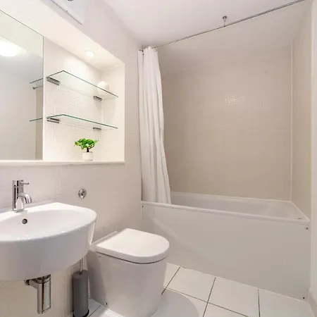The Bridge Collection Apartment *