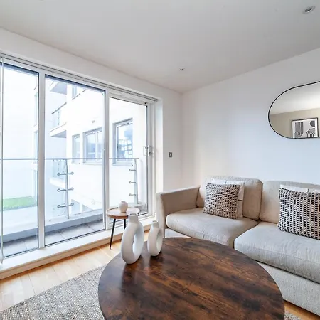 Apartment The Bridge Collection London