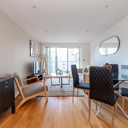 The Bridge Collection Apartment *
