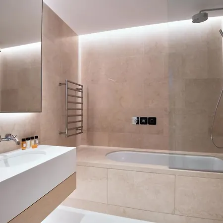 Apartment Luxury Large Park Lane Views 1250sqft London