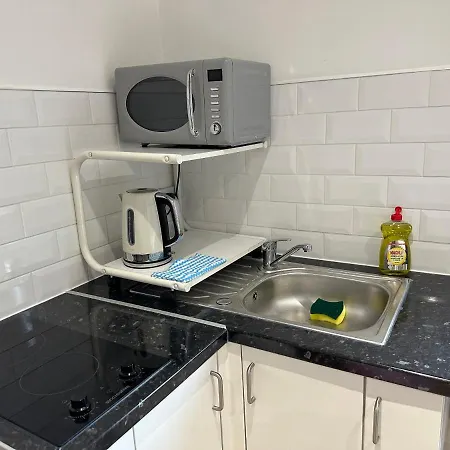 Double With Free Wifi Keedonwood Road Guest house *