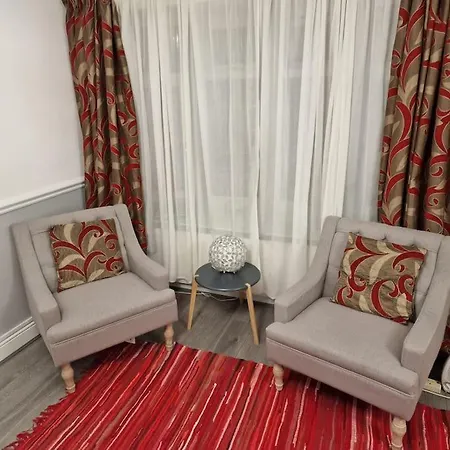4 Bedroom Luxury With Garden In East London Holiday home Wanstead