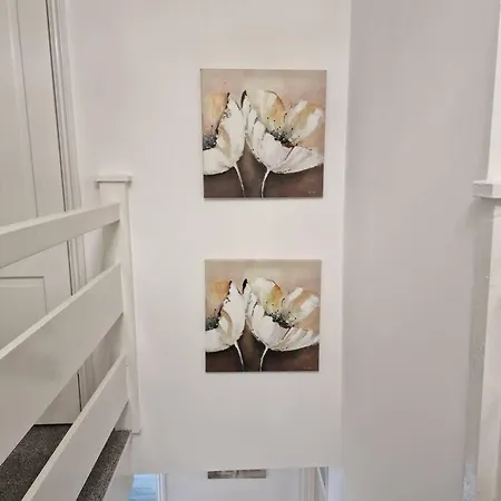4 Bedroom Luxury With Garden In East London